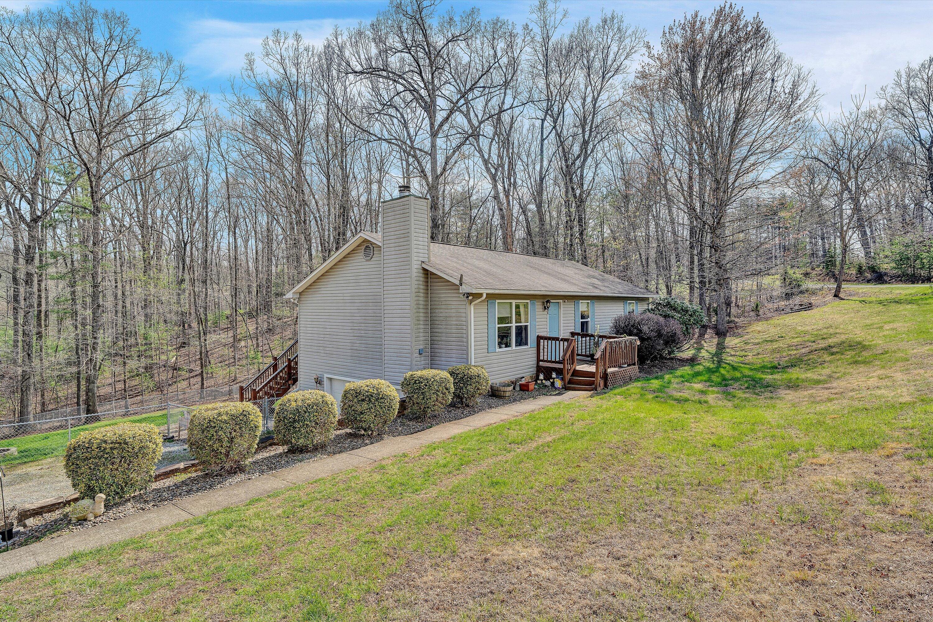 542 Mt Airy Road Hardy, VA 24101 - Photo 4 of 21 02-DSC00462