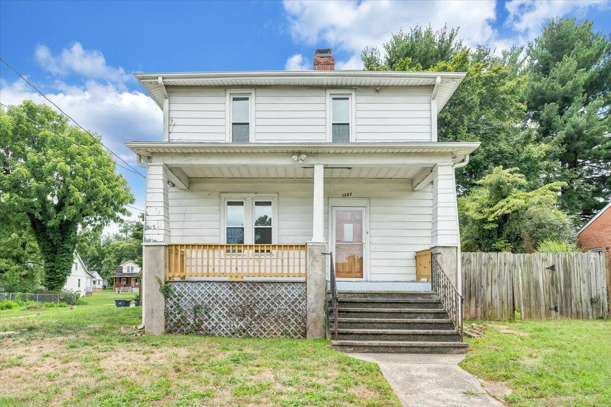 1202 Rugby Boulevard Northwest Roanoke, VA 24017 - Photo 1 of 26 01-MIB03652