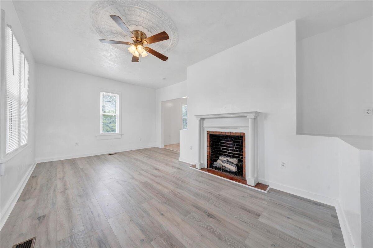 1202 Rugby Boulevard Northwest Roanoke, VA 24017 - Photo 2 of 26 02-MIB03601