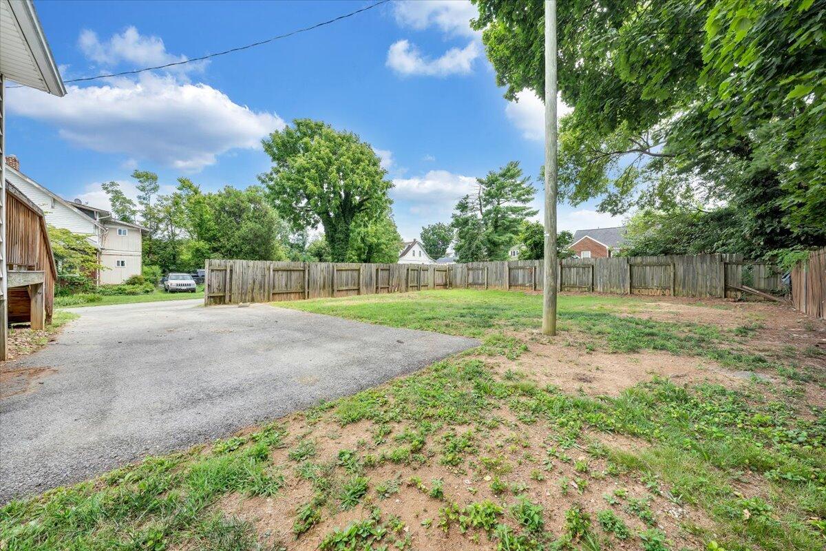 1202 Rugby Boulevard Northwest Roanoke, VA 24017 - Photo 26 of 26 26-MIB03667