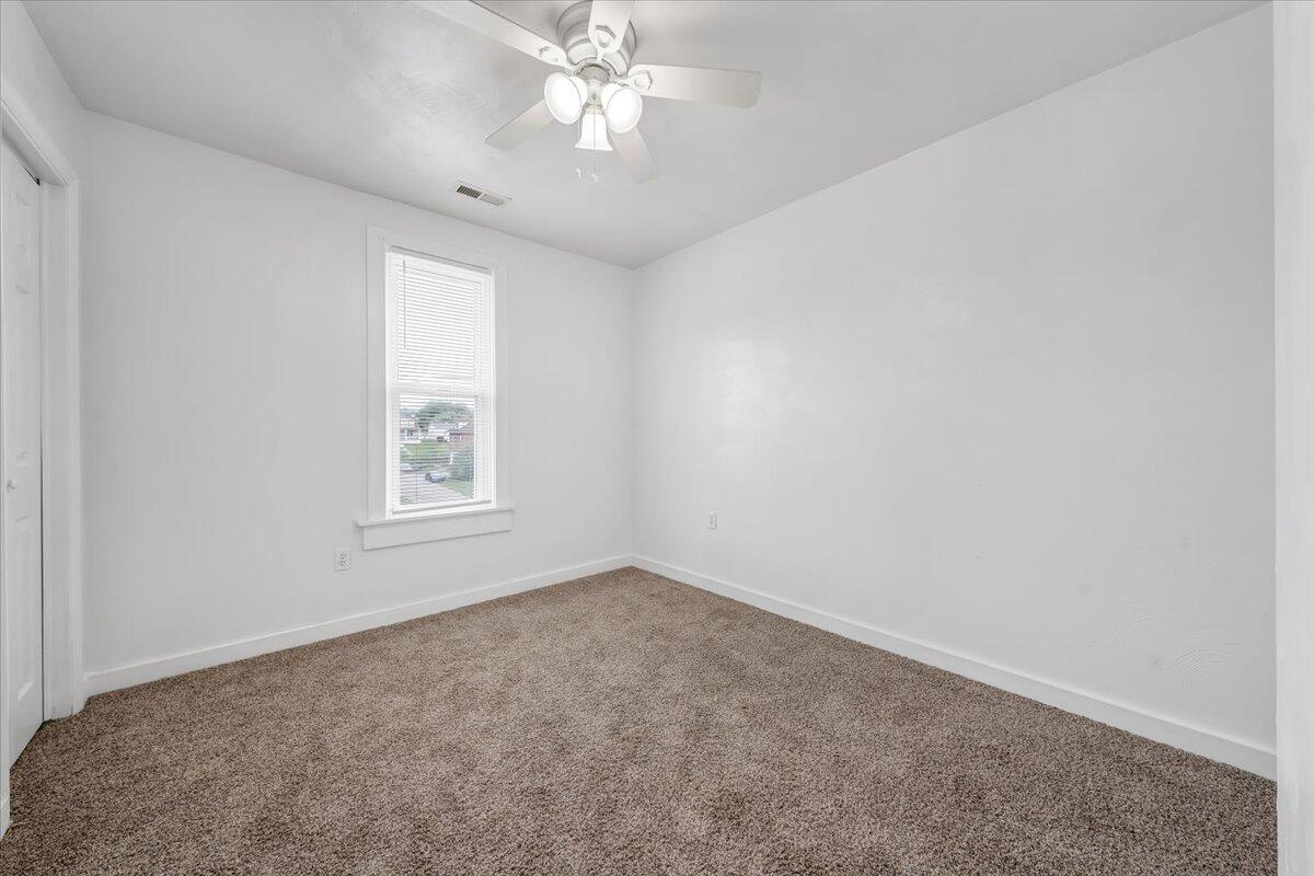 1202 Rugby Boulevard Northwest Roanoke, VA 24017 - Photo 7 of 26 07-MIB03589