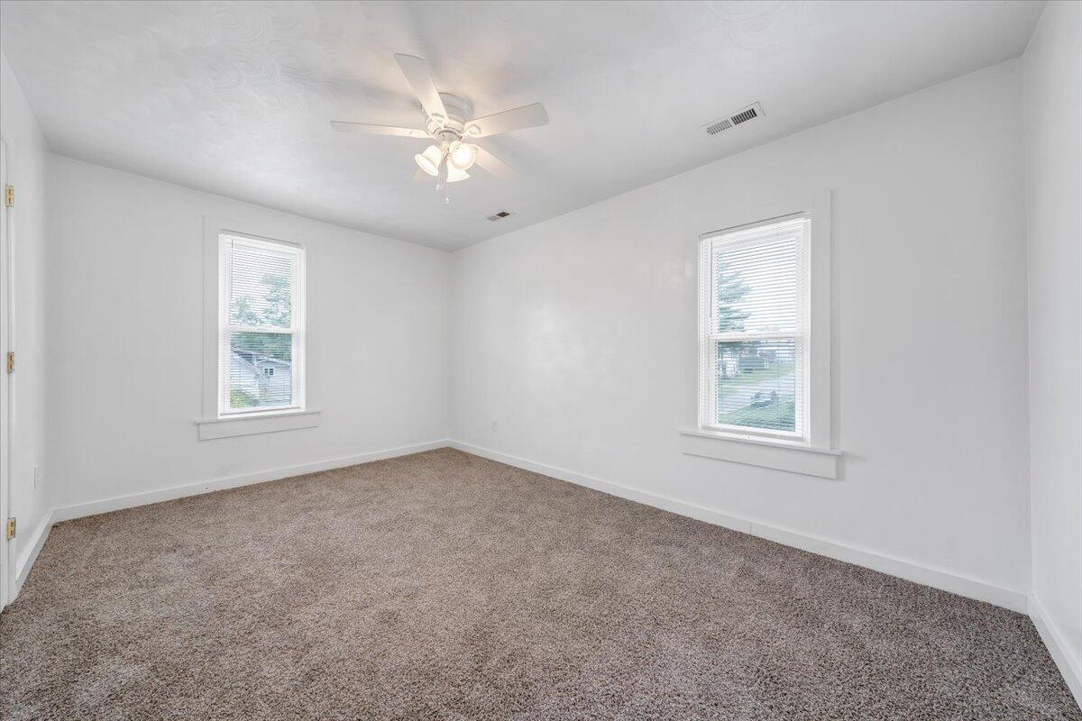 1202 Rugby Boulevard Northwest Roanoke, VA 24017 - Photo 9 of 26 09-MIB03595