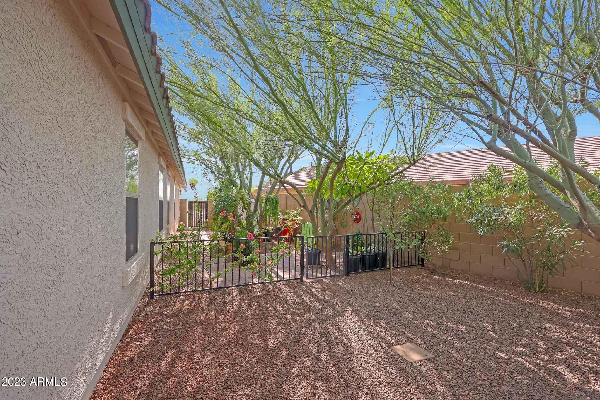 2828 East Jj Ranch Road Phoenix, AZ 85024 - Photo 28 of 29 Side yard
