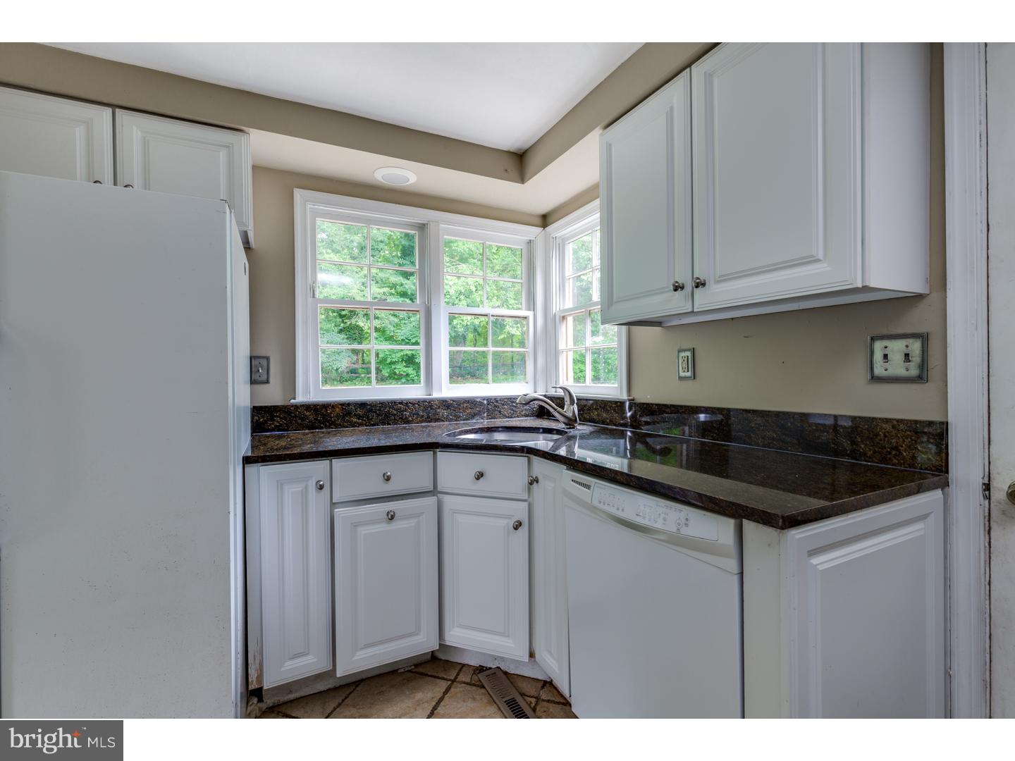 420 Covered Bridge Road Cherry Hill, NJ 08034 - Photo 9 of 25