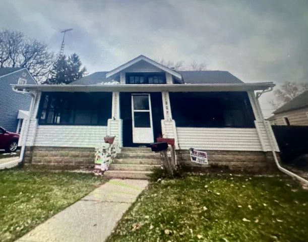 $269,900 | 807 Spruce Street, Aurora, IL 60506