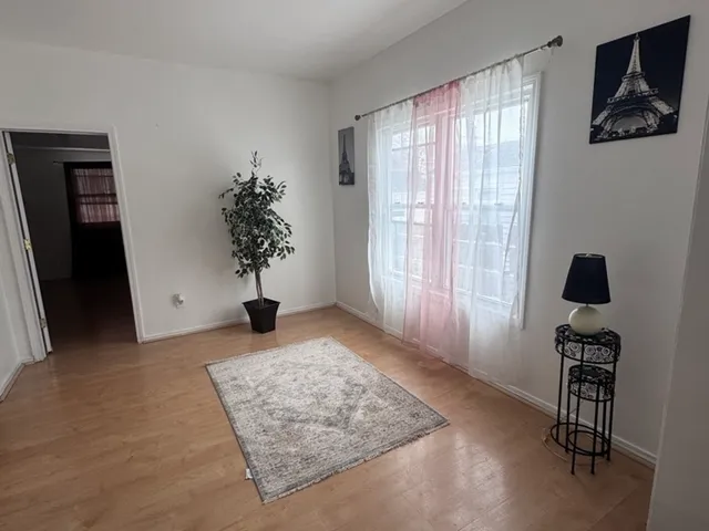 $264,900 | 807 Spruce Street, Aurora, IL 60506