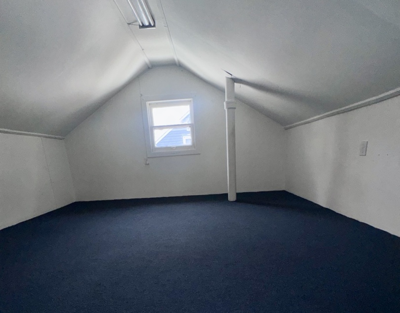 807 Spruce Street Aurora, IL 60506 - Photo 13 of 20 a view of an empty room with a window