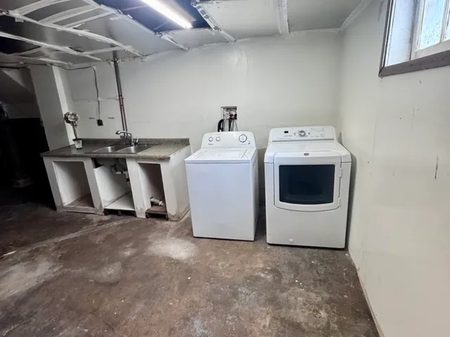 $264,900 | 807 Spruce Street, Aurora, IL 60506