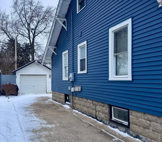 $264,900 | 807 Spruce Street, Aurora, IL 60506
