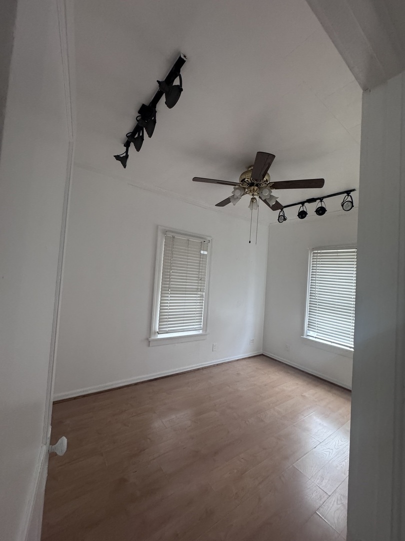 807 Spruce Street Aurora, IL 60506 - Photo 9 of 23