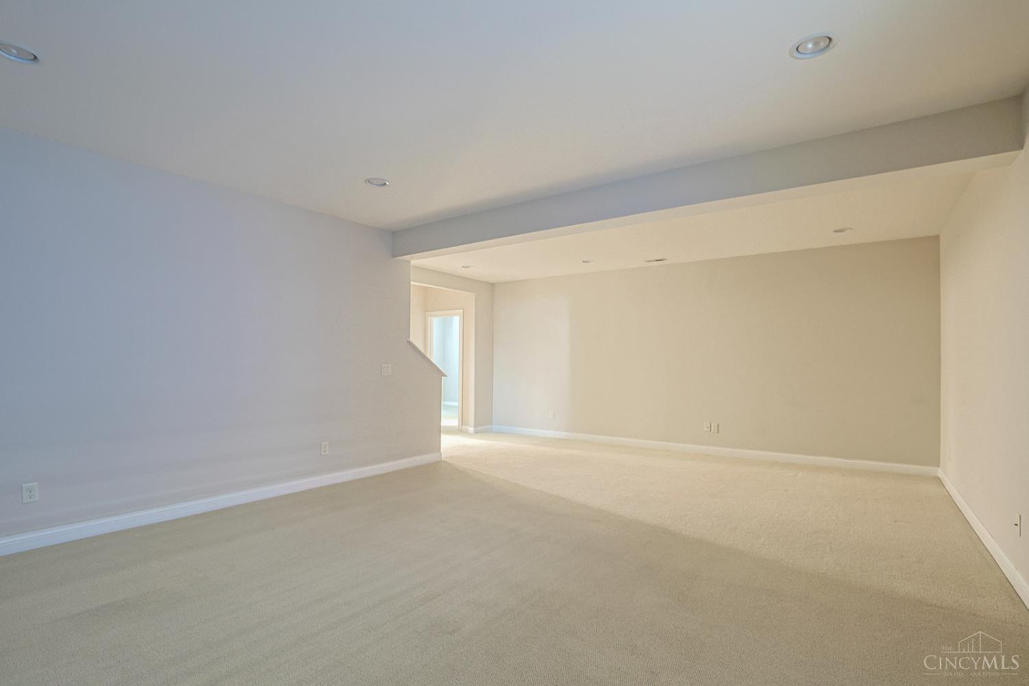 8731 Kenwood Road Cincinnati, OH 45242 - Photo 45 of 73