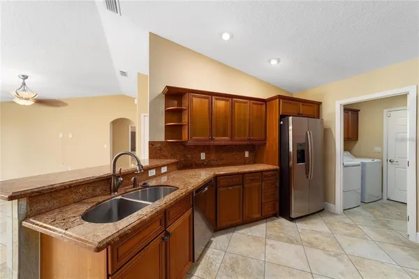 $1,800 | 4 Malauka Pass Place, Ocklawaha, FL 32179