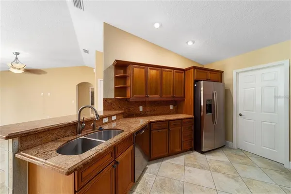 $1,800 | 4 Malauka Pass Place, Ocklawaha, FL 32179