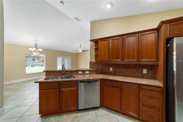 $1,800 | 4 Malauka Pass Place, Ocklawaha, FL 32179