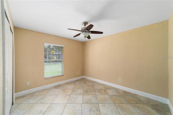 $1,800 | 4 Malauka Pass Place, Ocklawaha, FL 32179