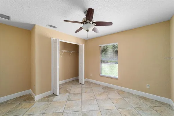 $1,800 | 4 Malauka Pass Place, Ocklawaha, FL 32179