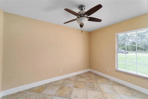 $1,800 | 4 Malauka Pass Place, Ocklawaha, FL 32179