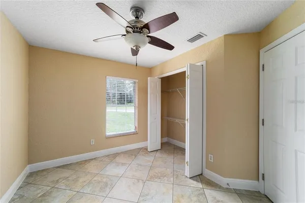 $1,800 | 4 Malauka Pass Place, Ocklawaha, FL 32179