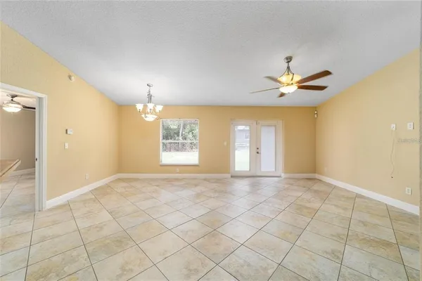 $1,800 | 4 Malauka Pass Place, Ocklawaha, FL 32179