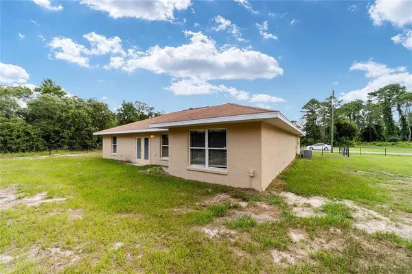 $1,800 | 4 Malauka Pass Place, Ocklawaha, FL 32179