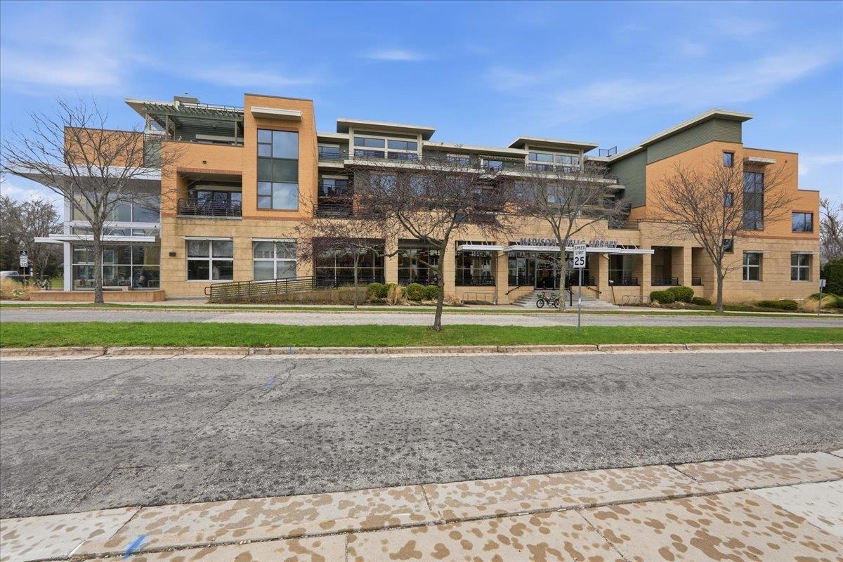 555 South Midvale Boulevard, Unit 216 Madison, WI 53711 - Photo 2 of 30