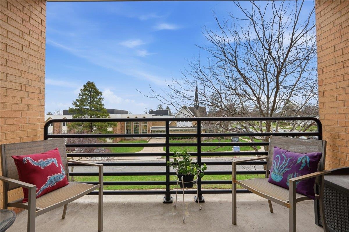 555 South Midvale Boulevard, Unit 216 Madison, WI 53711 - Photo 24 of 30