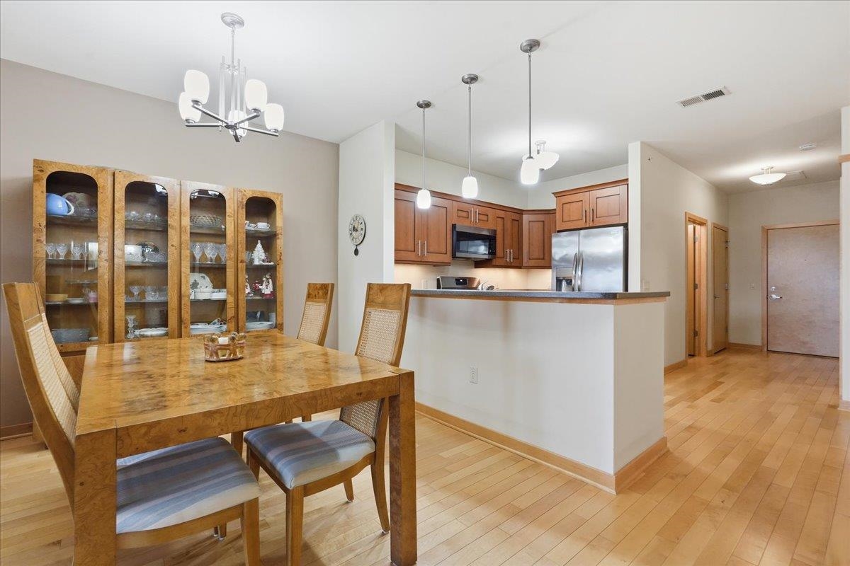 555 South Midvale Boulevard, Unit 216 Madison, WI 53711 - Photo 8 of 30