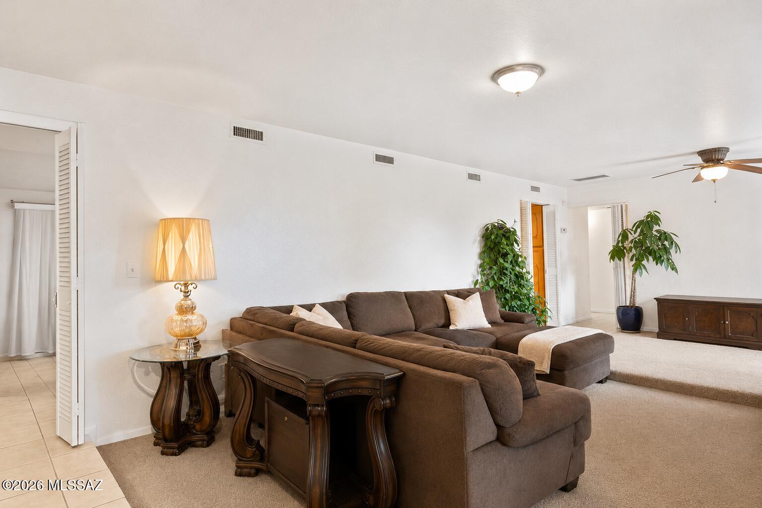 601 North Ruston Avenue Tucson, AZ 85711 - Photo 7 of 24 Living Room