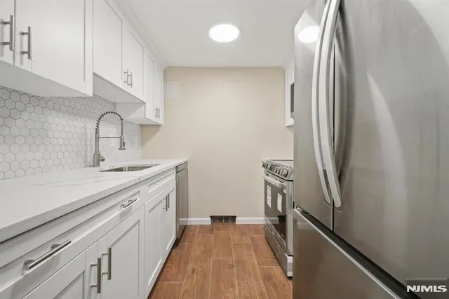 $2,600 | 234 Columbia Avenue, Unit 19, Fort Lee, NJ 07024