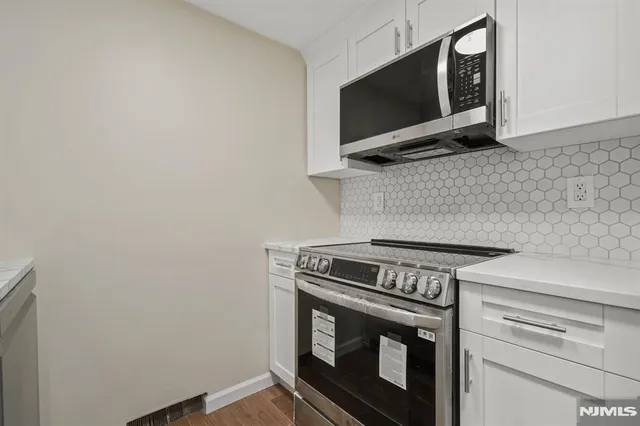 $2,600 | 234 Columbia Avenue, Unit 19, Fort Lee, NJ 07024