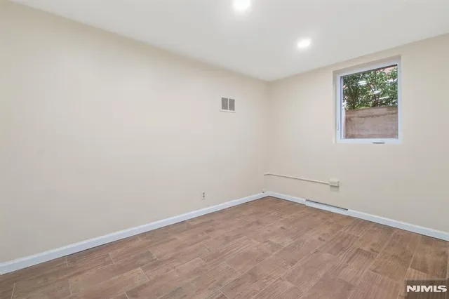 $2,600 | 234 Columbia Avenue, Unit 19, Fort Lee, NJ 07024