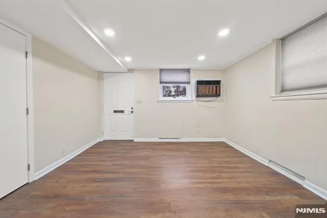 $2,600 | 234 Columbia Avenue, Unit 19, Fort Lee, NJ 07024