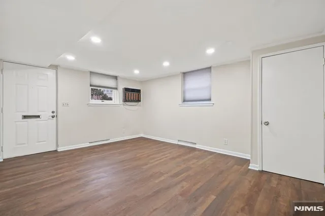 $2,600 | 234 Columbia Avenue, Unit 19, Fort Lee, NJ 07024