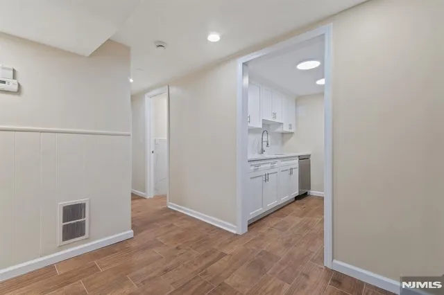 $2,600 | 234 Columbia Avenue, Unit 19, Fort Lee, NJ 07024