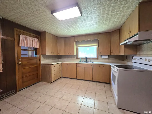 $199,900 | 507 South Church Street, Albany, IL 61230