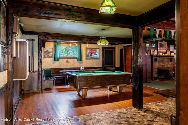 a outdoor sitting area with the view of the patio
