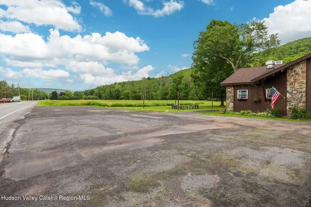 a view of an outdoor space yard patio and outdoor seating