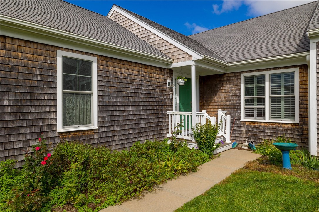 49 Bay Ridge Drive, Unit 5B Middletown, RI 02842 - Photo 4 of 28