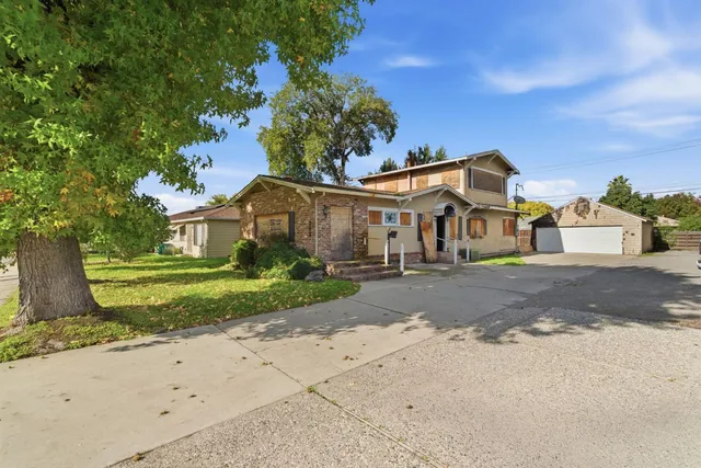 $530,000 | 713 West Kettleman Lane, Lodi, CA 95240