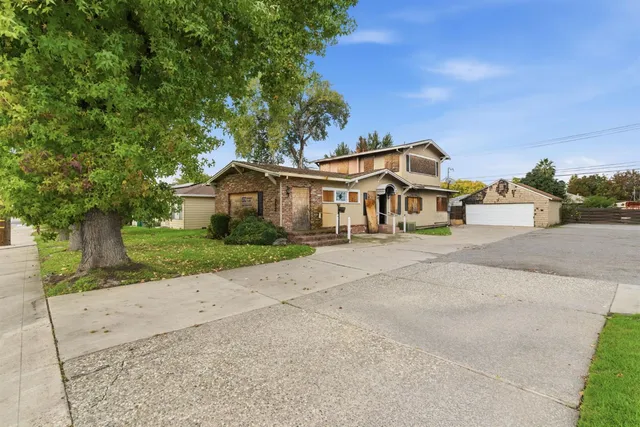 $530,000 | 713 West Kettleman Lane, Lodi, CA 95240
