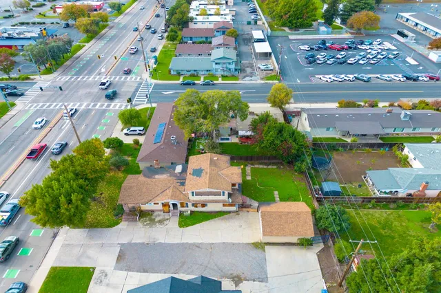 $530,000 | 713 West Kettleman Lane, Lodi, CA 95240