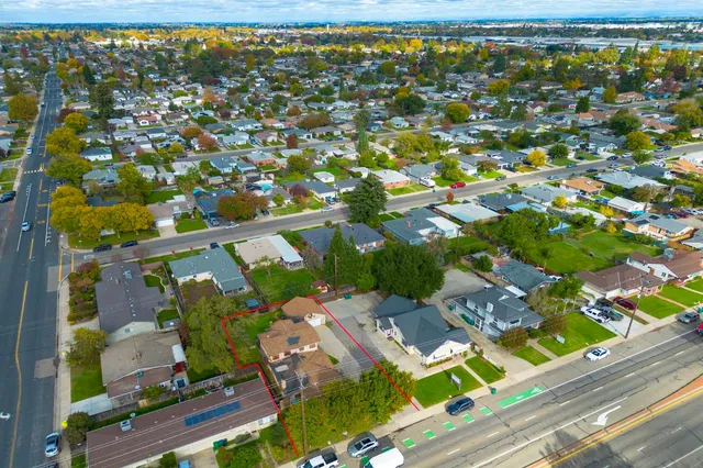 $530,000 | 713 West Kettleman Lane, Lodi, CA 95240