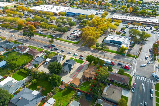 $530,000 | 713 West Kettleman Lane, Lodi, CA 95240