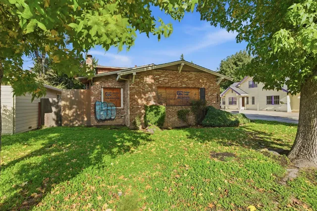 $530,000 | 713 West Kettleman Lane, Lodi, CA 95240