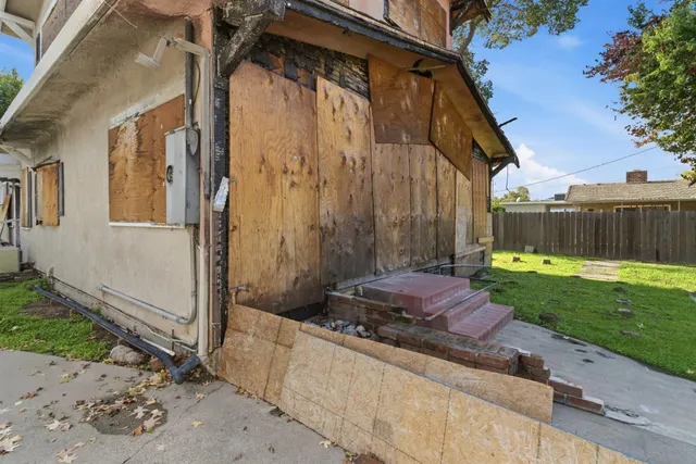 $530,000 | 713 West Kettleman Lane, Lodi, CA 95240