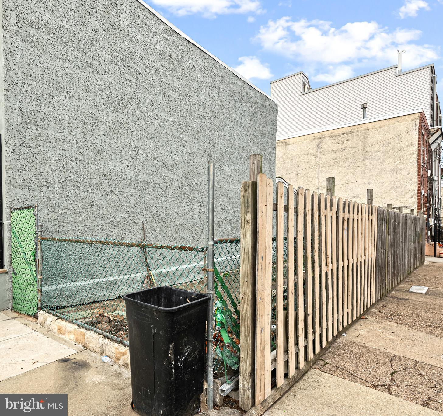 2818 Amber Street Philadelphia, PA 19134 - Photo 2 of 2