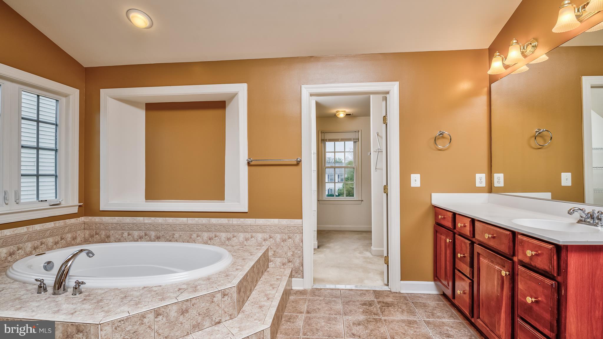 13075 Invergordon Street Bristow, VA 20136 - Photo 4 of 27 Bath (Master)