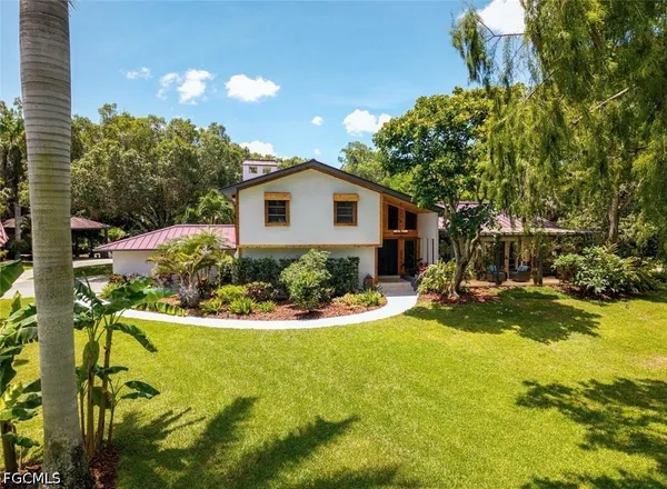 $3,790,000 | 6100 Dogwood Way, Naples, FL 34116