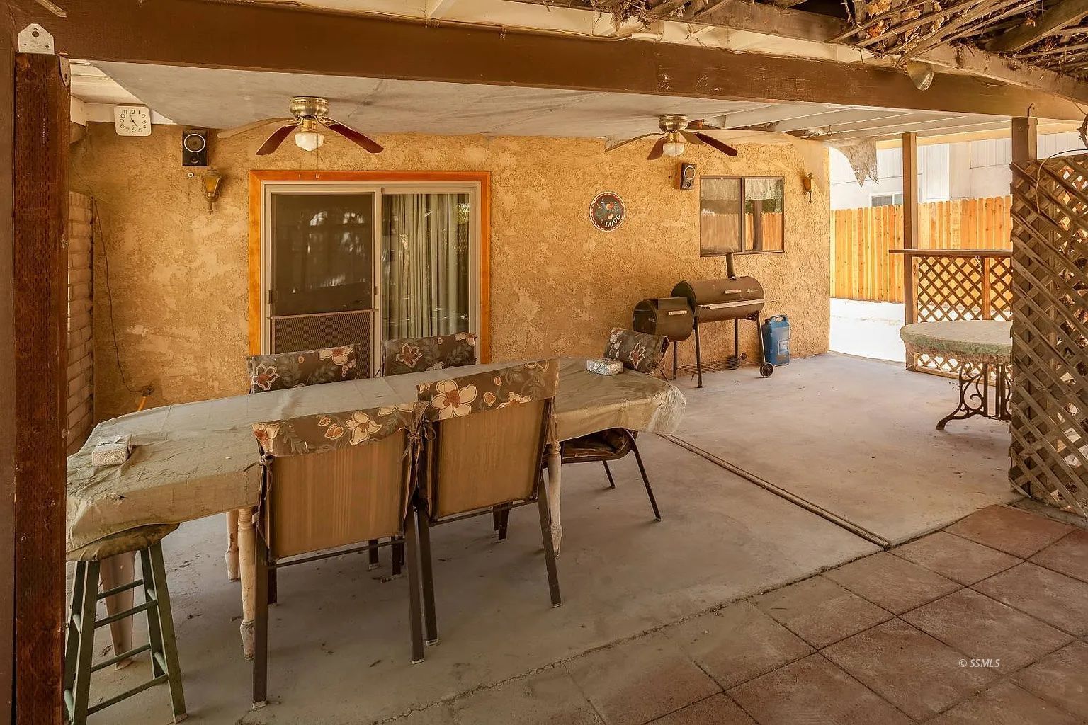325 South Locust Street Ridgecrest, CA 93555 - Photo 16 of 17