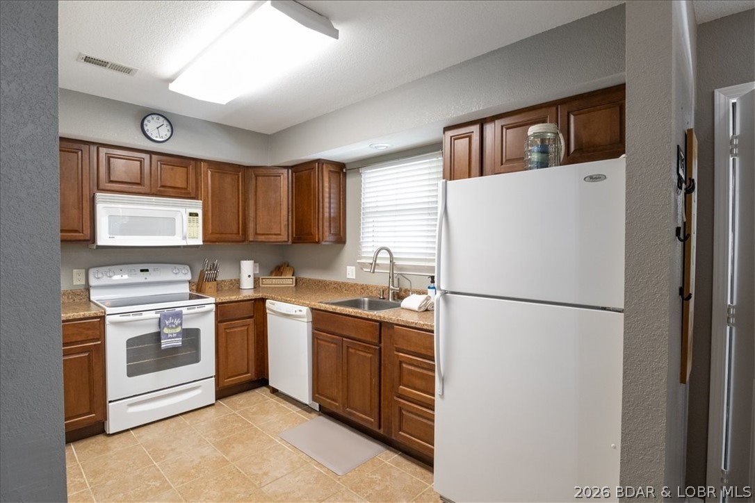 40 Lighthouse Road, Unit 1401 Lake Ozark, MO 65049 - Photo 11 of 44 Gallery Image 11